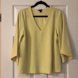 Yellowish-green top